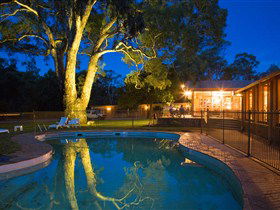 Wilpena Pound Resort - South Australia Travel 0