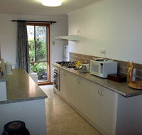 Adrienne's Place on the Hill - South Australia Travel