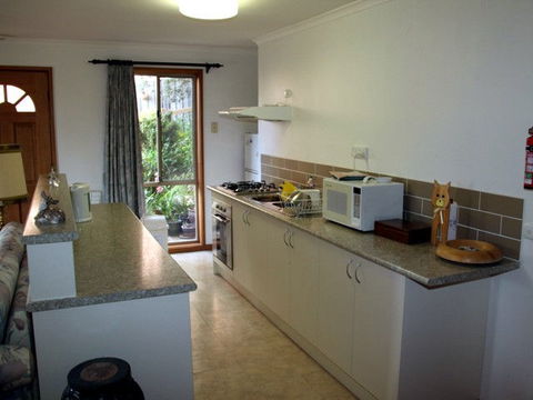 Adrienne's Place On The Hill - South Australia Travel 0