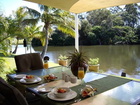 Alexander Lakeside Bed & Breakfast - South Australia Travel 0