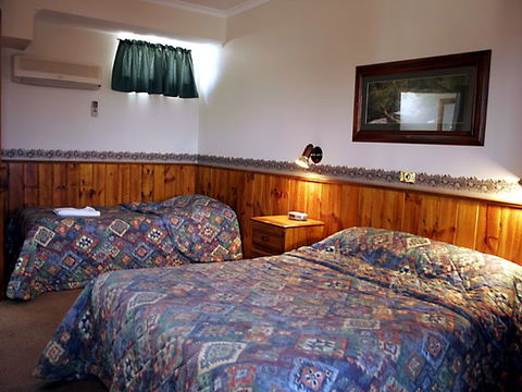 Astor Motor Inn - South Australia Travel 1