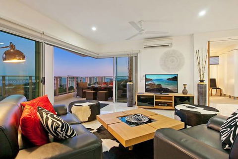 Beachlife Sea Breeze Luxury  Apartment Harbour Views - South Australia Travel 1