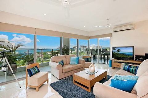 Beachlife Sea Breeze Luxury  Apartment Harbour Views - South Australia Travel 2
