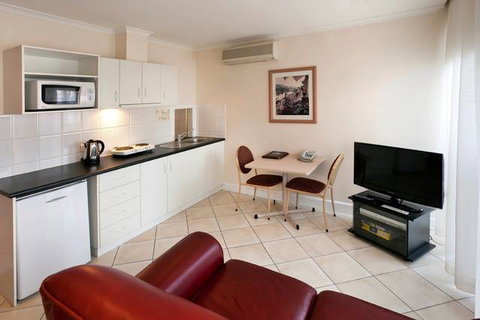 BEST WESTERN Ensenada Motor Inn & Suites - South Australia Travel 1
