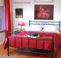 Bettenay's Lakeside Loft Spa Apartment - South Australia Travel