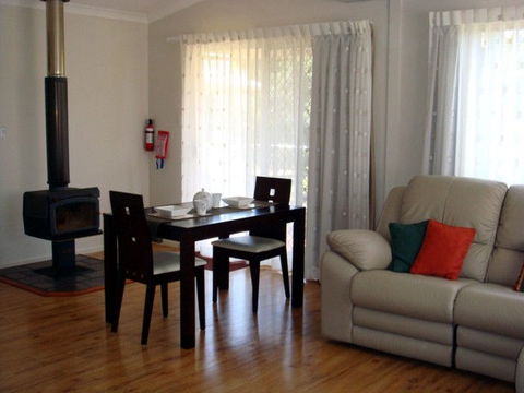 Camelot Boutique Accommodation - South Australia Travel 1