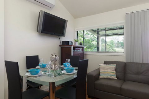Jacaranda Cottages - South Australia Travel 2