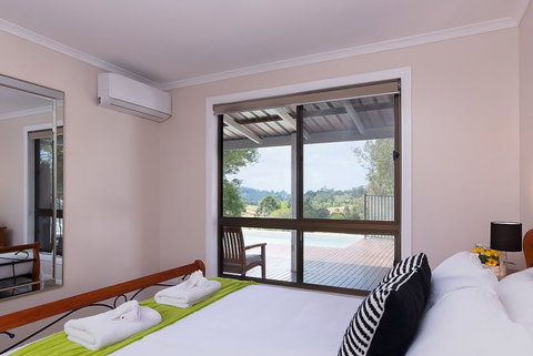 Jacaranda Cottages - South Australia Travel 12