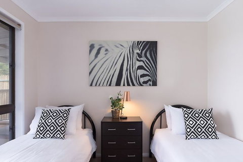 Jacaranda Cottages - South Australia Travel 13