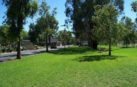 Cowra Holiday Park - South Australia Travel 0