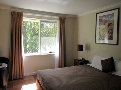 Forrest Hotel & Apartments - South Australia Travel 0