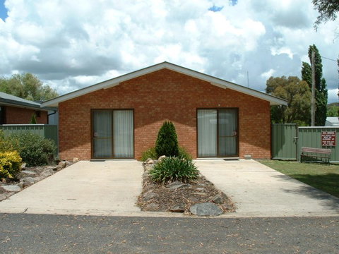 Fossicker Caravan Park - South Australia Travel 0