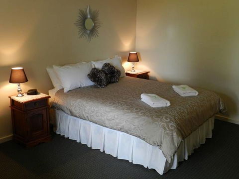 Harbourside Motel Apartments - South Australia Travel 0