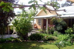 Kemeys Mountain Hideaway - South Australia Travel 0