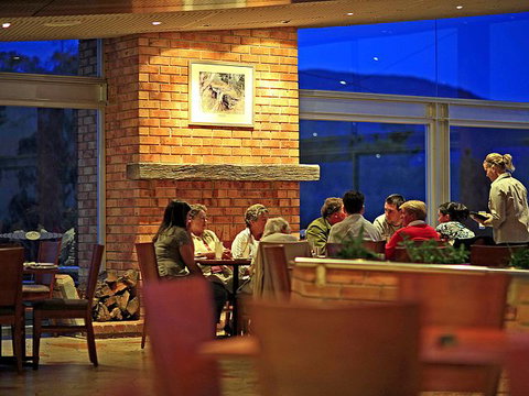 Macedon Ranges Hotel & Spa - South Australia Travel 1