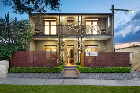 Prahran Village Guest House - South Australia Travel 0