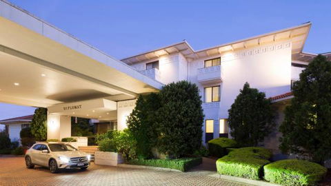 Diplomat Hotel - South Australia Travel 1