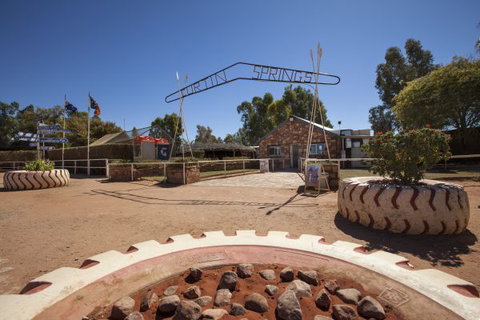 Curtin Springs Wayside Inn - South Australia Travel 10