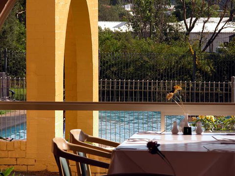 Tarcutta Halfway Motor Inn/Horse Hotel - South Australia Travel 3