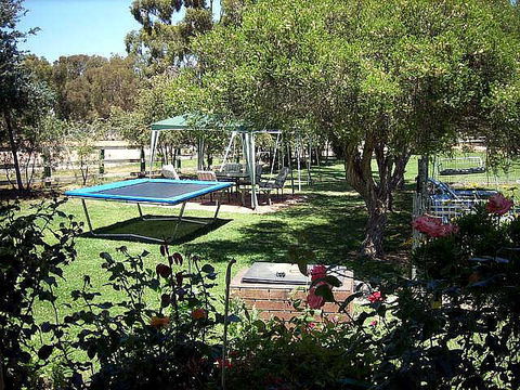 Tarcutta Halfway Motor Inn/Horse Hotel - South Australia Travel 4