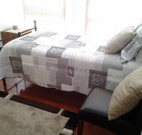 The Pommy Tree Bed  Breakfast - South Australia Travel