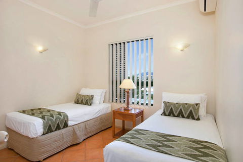 Tropic Towers Apartments - South Australia Travel 3