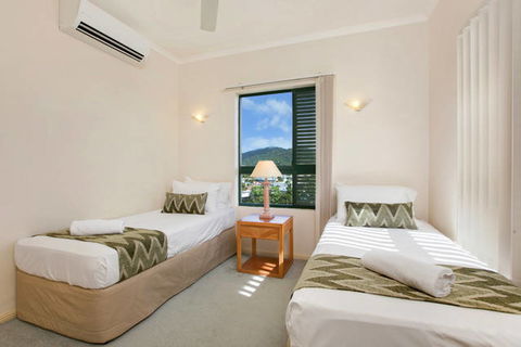Tropic Towers Apartments - South Australia Travel 9