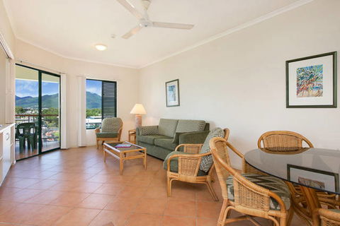 Tropic Towers Apartments - South Australia Travel 11