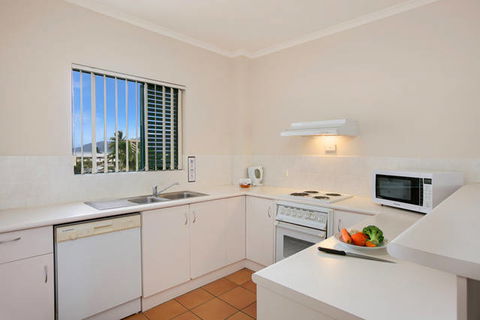 Tropic Towers Apartments - South Australia Travel 13