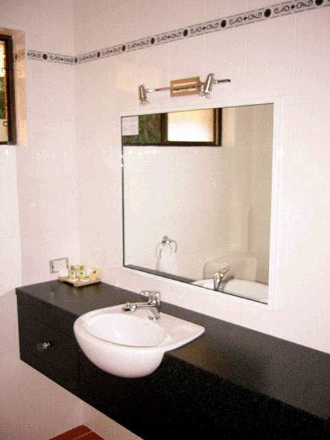 Victoria Lodge Motor Inn & Serviced Apartments - South Australia Travel 4