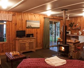 Balingup Heights Hilltop Forest Cottages - South Australia Travel 3