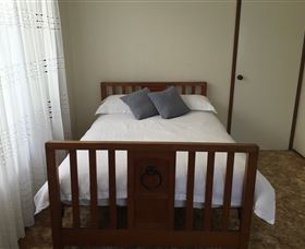 Narrawallee Holiday House - South Australia Travel 4