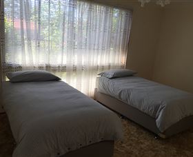 Narrawallee Holiday House - South Australia Travel 5