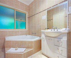 The Acreage Luxury B&B And Guesthouse - South Australia Travel 2