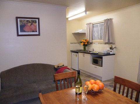 Hamilton Caravan Park - South Australia Travel 2