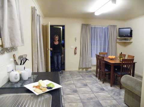 Hamilton Caravan Park - South Australia Travel 3