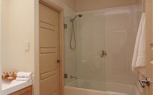 H Boutique Hotel - Pokolbin - South Australia Travel 6