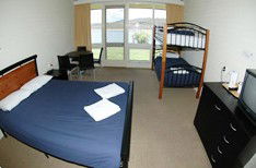 Lake Jindabyne Hotel Motel - South Australia Travel 0