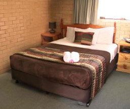 Avlon Gardens Motel - South Australia Travel 0
