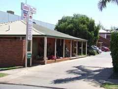 Yambil Inn Motel - South Australia Travel 1