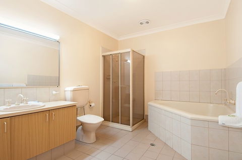 Comfort Inn Dandenong - South Australia Travel 5