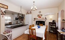 Tenterfield Cottage - South Australia Travel 4
