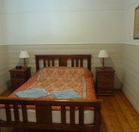 About Town Cottages - Yellow Gum Cottage - South Australia Travel