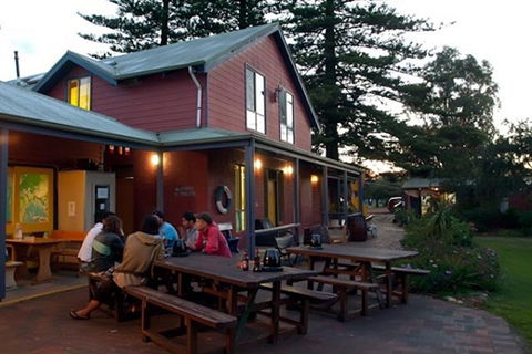 Dunsborough YHA - South Australia Travel 1