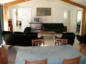 Gee-Dees Family Cabins - South Australia Travel 3