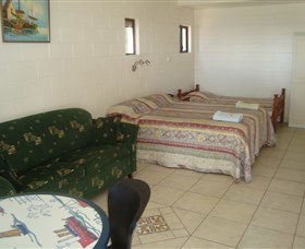 Saunders Beach Ocean View Holiday Units - South Australia Travel 3