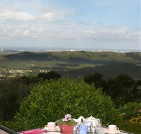 Hillside Bed and Breakfast and Gumnut Cottage - South Australia Travel