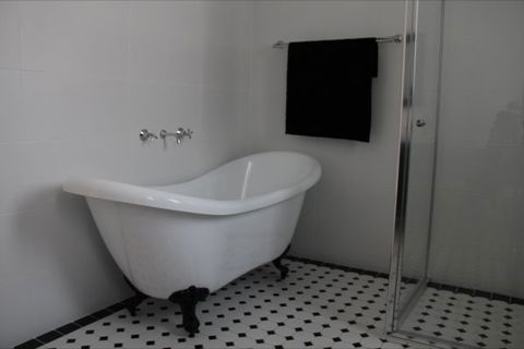 Dreamer's Cottage - South Australia Travel 1