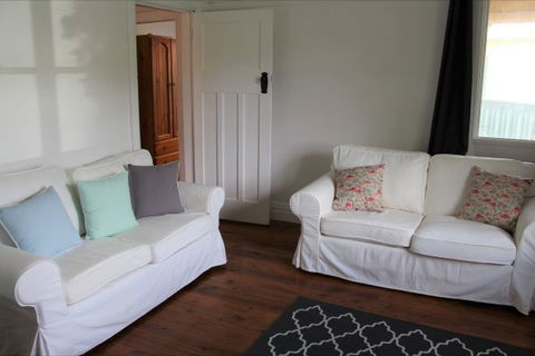 Dreamer's Cottage - South Australia Travel 7