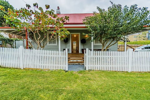 Hindmarsh Park Holiday Cottage - South Australia Travel 1